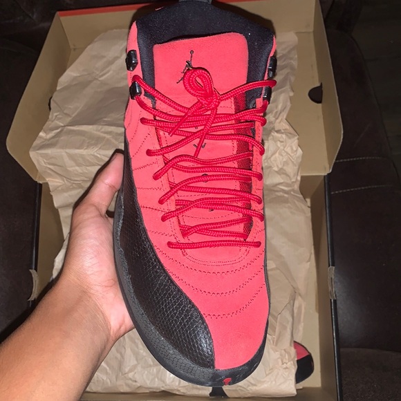 jordan 12 reverse flu game - Picture 1 of 3